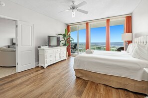 3 slaapkamers, een strijkplank/strijkijzer, wifi, beddengoed