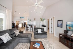 Platt-tv, en stereo och printers