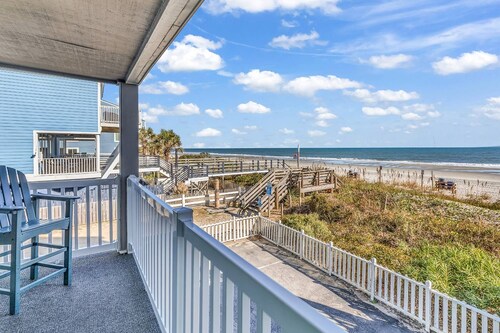 Oceanfront 2 Bedroom - Short Drive to Dining/shops  CCII105