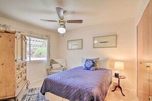 2 bedrooms, iron/ironing board, WiFi, bed sheets - Golf Course & Pool Access: Quaint Sun City Home (Sun City)