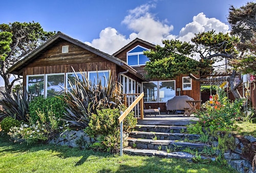 Oceanfront Escape w/ Pacific Views: Surf & Explore