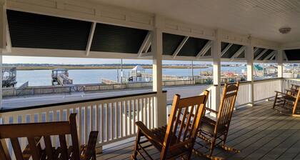 Cozy 3BR Cottage Sitting on the Waterway!
