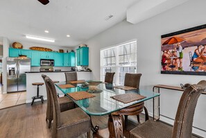 Dining - Beautiful, clean and spacious dog friendly beach home! Special summer rates! (SURFSIDE BEACH)