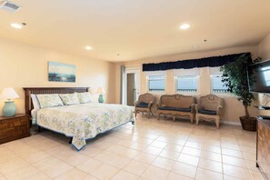 3 bedrooms, iron/ironing board, Internet, bed sheets