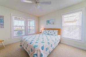 5 bedrooms, free WiFi - Shell Town – Nags Head MP 16, Ocean View, 360 Yds to Beach, Pool, Hot Tub, Flex Stays (Nags Head)