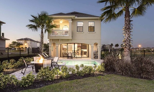Outdoor dining - Sleek Home with Stunning Game Room at Reunion (Kissimmee)