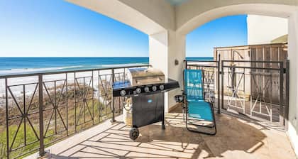 *On Private Gated Beach*PoolHeat*Elevator*Luxury*