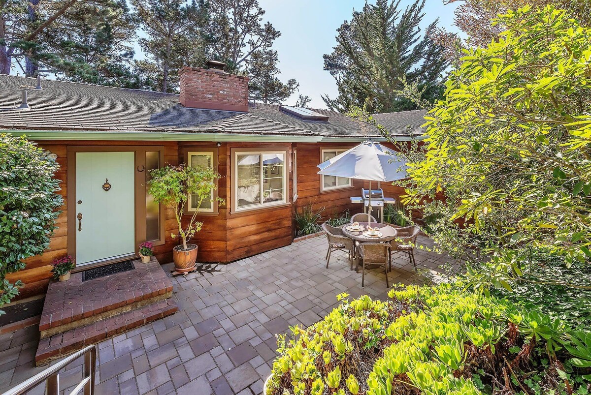 3596 Forest Hideaway ~ Distant Ocean Views