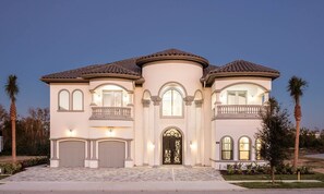 Exterior - Deluxe Mansion with Swim up Bar and Pool Slide at Reunion (Kissimmee)
