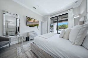 8 chambres, fer et planche à repasser, Wi-Fi, draps fournis