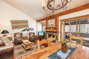 Fireplace - Sagebrush 1324: The Aspens- Enjoyable Condo with Updates Throughout (Wilson)