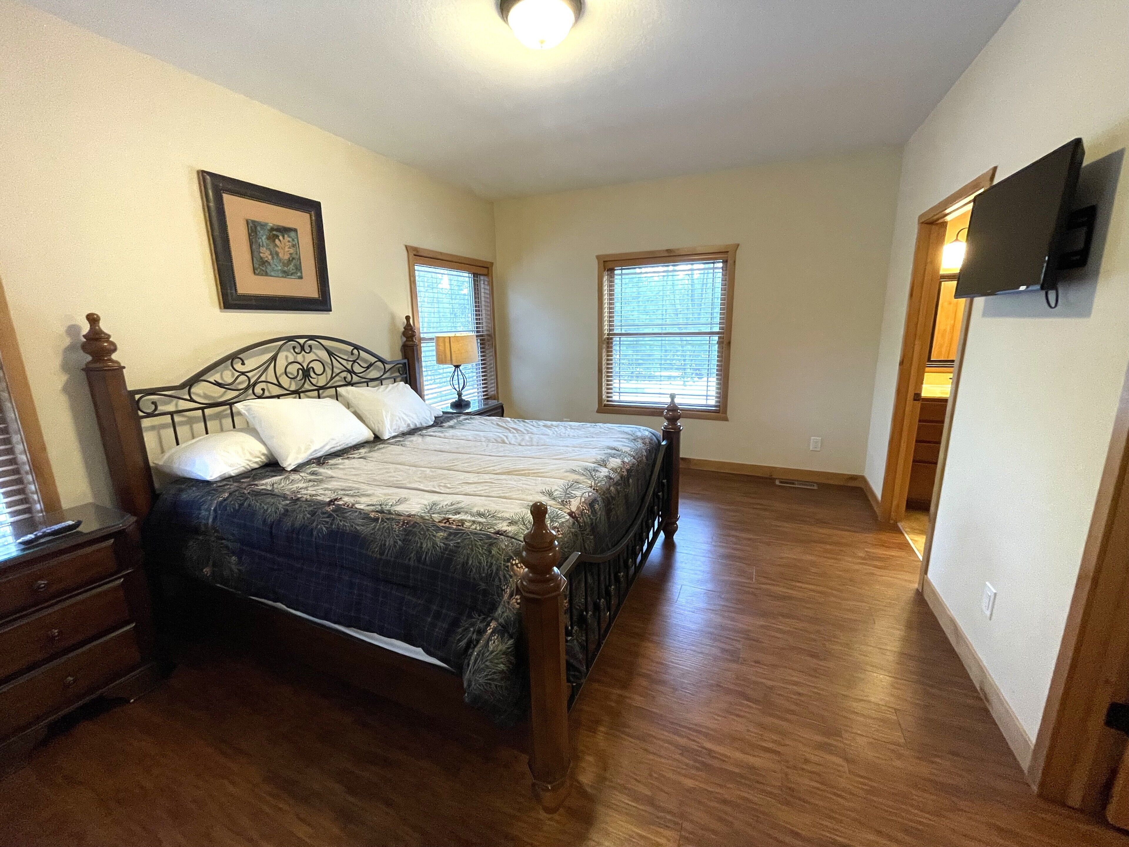 6 quartos, ferros/tábuas de passar roupa, Wi-Fi de cortesia