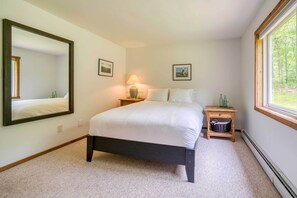 4 bedrooms, Internet, bed sheets - 'The Mountain House:' Windham Retreat w/ Hot Tub! (Windham)