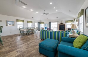 TV - K1330 Boss's Playhouse.  Private Pool, Hot Tub, Pet-Friendly, Keyless! (Kill Devil Hills)