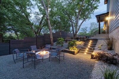 Designer Duplex Retreat, Sleeps 16, Pool, Fire Pit