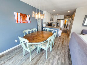 Dining - Unwind in Style at Elysium (Surf City)