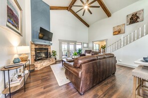 TV, fireplace, DVD player