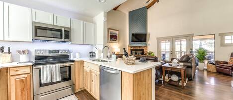 冷蔵庫、電子レンジ、コンロ、食器洗い機