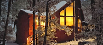 Prescott Cabin w / Beautiful Forest Views & Deck!