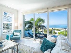 Smart TV, DVD player, stereo - Absolutely Perfect Private Beach Front Pool Home (Holmes Beach)