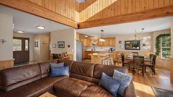 Smart TV, fireplace, DVD player, table tennis