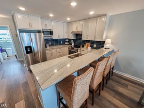 Kühlschrank, Mikrowelle, Geschirrspüler