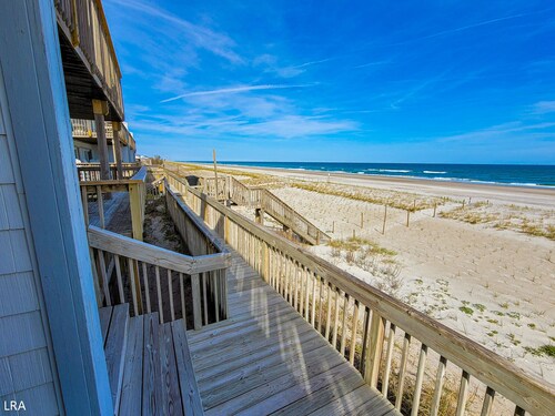 Queen's Grant E-116 – Oceanfront Serenity Awaits