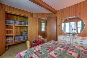 2 bedrooms, internet, bed sheets