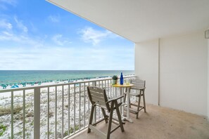 Outdoor dining - GD 406: Beachy Keen - Shell Yeah, It’s Beachfront! (Fort Walton Beach)