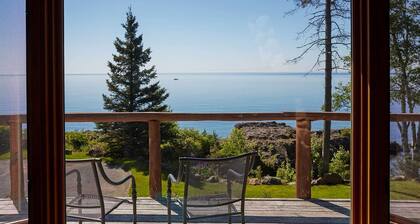 Heart of Superior Lake Cabin: 15 Mi to Lutsen Mtn!
