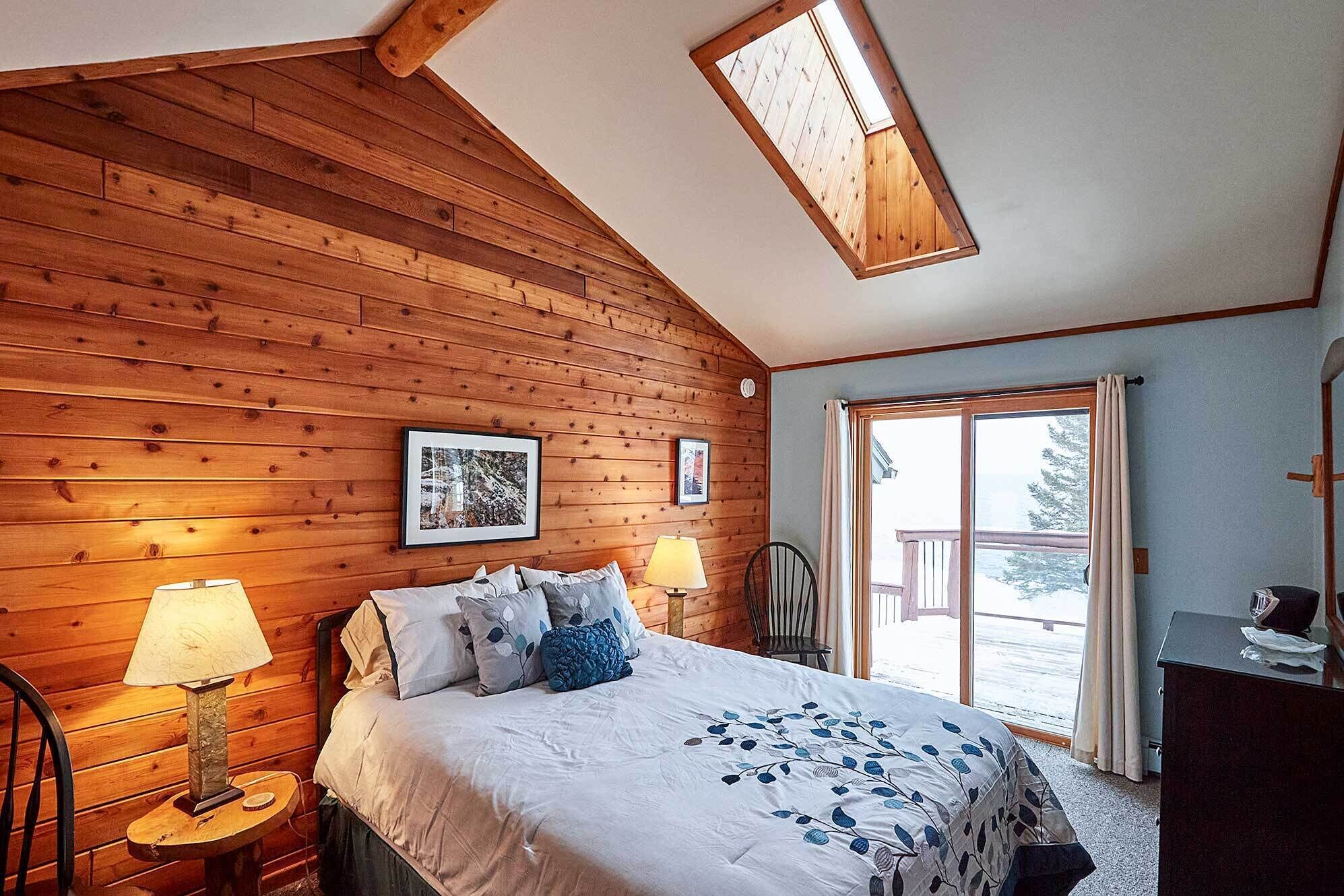 2 bedrooms, internet, bed sheets