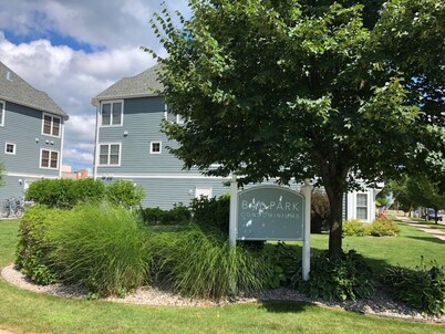 Downtown Traverse City condo. Walk to everything. Air conditioning.