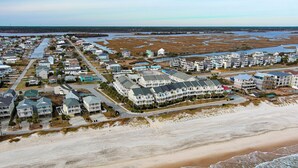 Beach - Anchored Inn: Family-Friendly 4BR with Pool (Surf City)
