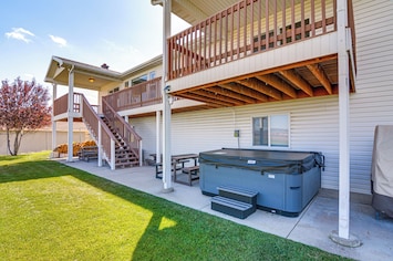 Bryce Vacation Rental | 6BR | 3BA | 4,400 Sq Ft | 2 Stories | Stairs Required