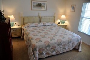 2 bedrooms, free WiFi, bed sheets - No Drive Beach!  Sunrise view over the ocean (New Smyrna Beach)