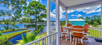Riverfront Carrabelle Home w/ Furnished Patio!