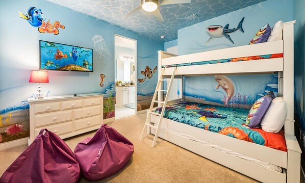 5 bedrooms, iron/ironing board, WiFi, bed sheets