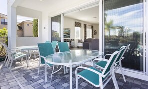 Outdoor dining - Modern Villa with Fun Themed Bedrooms at Reunion (Kissimmee)
