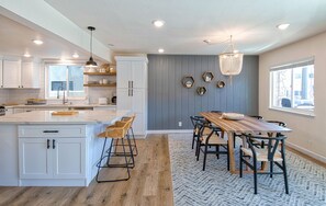 Dining - Spectacular ocean views await you from the large patio at this newly remodeled lower unit! (Newport Beach)