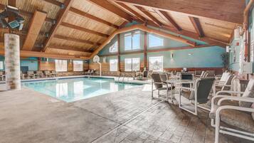 Alberca techada y alberca climatizada