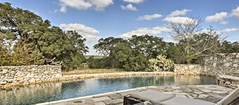 Cottage op Bulverde Ranch met toegang tot zwembad en boerderij!