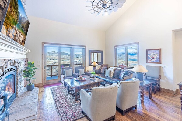 Smart TV, fireplace, video game console, DVD player