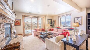 Smart TV, fireplace, video game console, DVD player