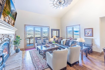 Perfect for Family Vacations, Family Reunions or Corporate Retreats! Deer Valley Luxury Home with Designer Furniture, Viking Appliances & Smart Electr