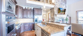 Ideal Para Familias: Aire Acondicionado, 2 Master Bdrms, 2 Family Rms, Jacuzzi Privado, Actividades Gratuitas de Deportes Acuáticos