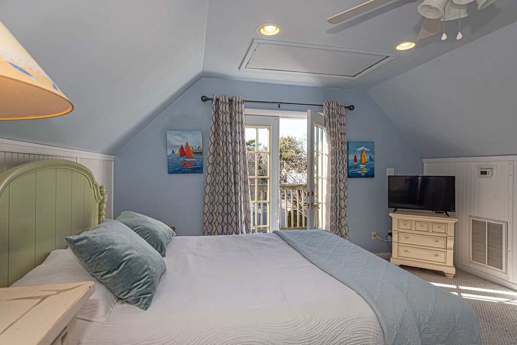 4 bedrooms, WiFi, bed sheets