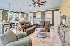 Smart TV, fireplace, DVD player, books