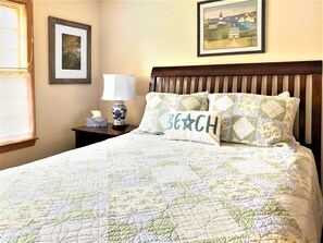 3 bedrooms, free WiFi - Walk to Beach, AC, WiFi, walk to bike path (Brewster)