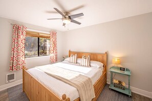 1 quarto, Wi-Fi de cortesia, roupa de cama