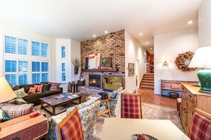 TV, fireplace, DVD player, offices